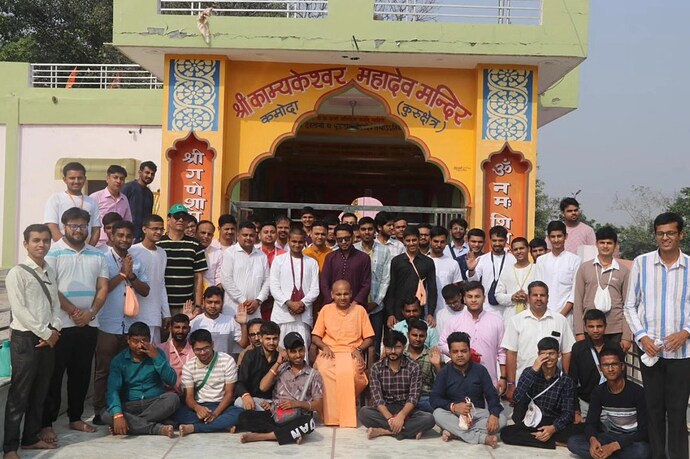 The-organisers-and-participants-gathered-outside-ISKCON-Kurukshetra-during-the-event