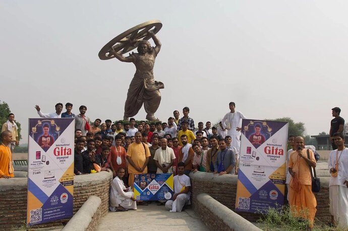 Participants-outside-ISKCON-Kurukshetra